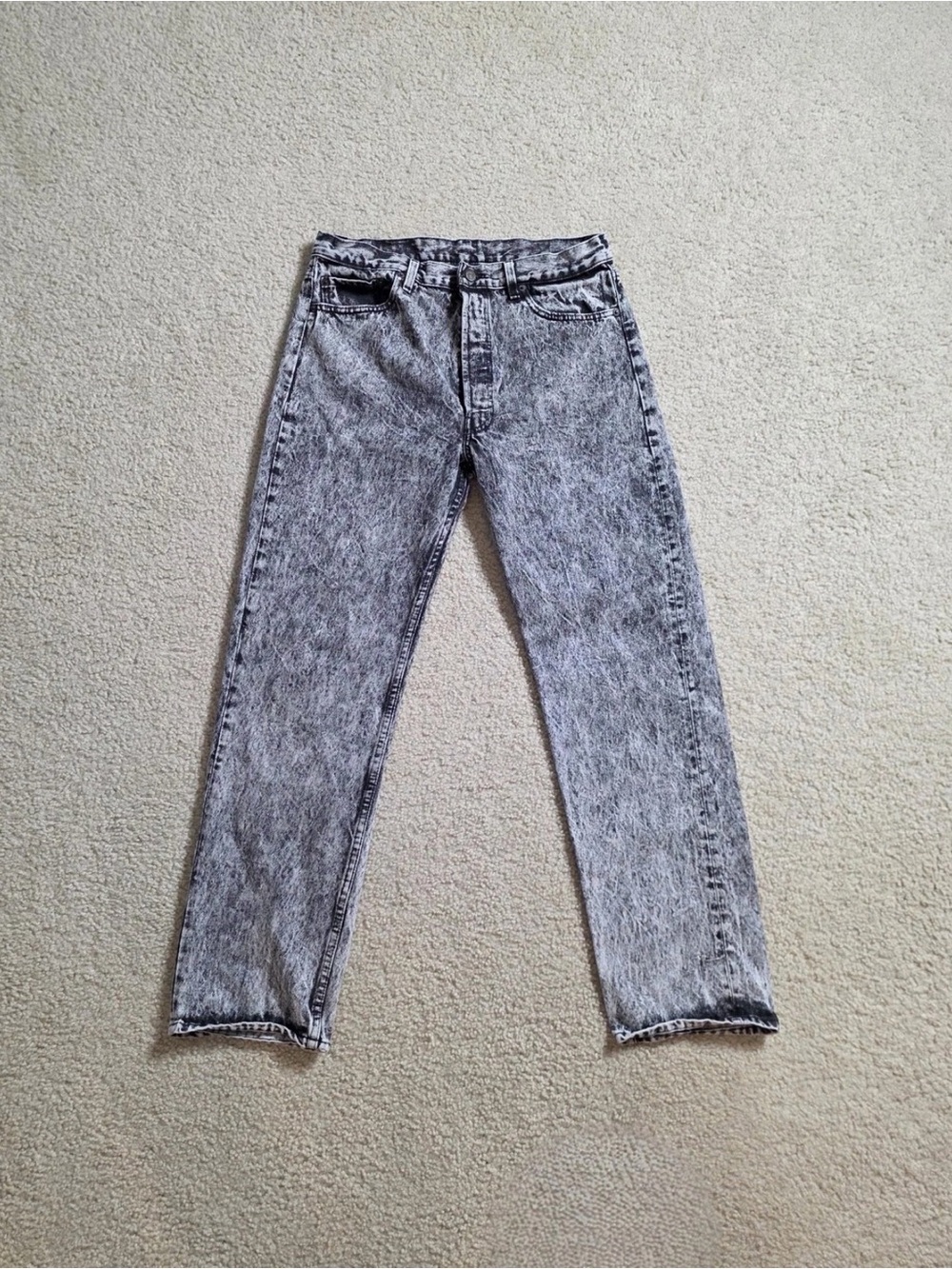 Vintage Levis Men’s 501 Jeans Gray Denim Acid Wash Button Fly 

Made in the USA